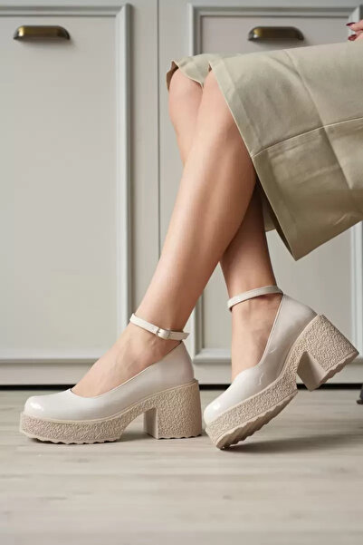 Belinora Γυναικεία μπεζ λουστρίνια παπούτσια casual με μπαρέτα TR06MS01B