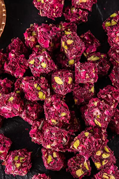 Pirsefa Antep Fıstıklı Gül Yapraklı Çifte Kavrulmuş Lokum 400 g Kutu