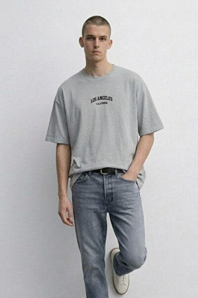 MATERIAL Ανδρικό μπλουζάκι Los Angeles με στάμπα σε χαλαρό γκρι χρώμα
