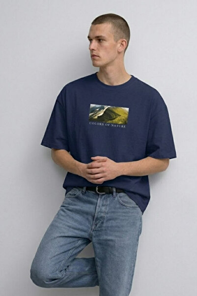 MATERIAL Ανδρικό μπλουζάκι με στάμπα Landscape Oversize σε μπλε ναυτικό χρώμα