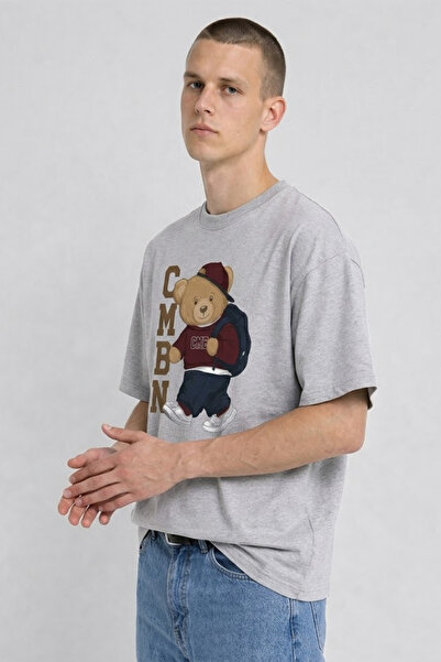 MATERIAL Ανδρικό μπλουζάκι με στάμπα αρκουδάκι με λαιμόκοψη, μεγάλο μέγεθος, ...