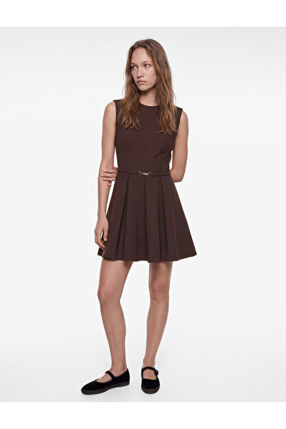 Koton Μίνι φόρεμα με λαιμόκοψη ποδηλάτου, αμάνικο και λεπτομέρεια στη ζώνη