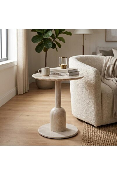 DEC4 He Offers Luxurious Service in a Modern Color Scheme.