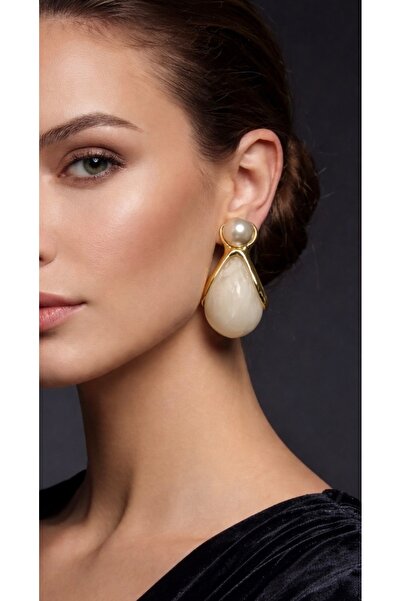 VEGALUXE Gold Elephant Tooth Color Steel Women's Earrings Do Not Tarnish