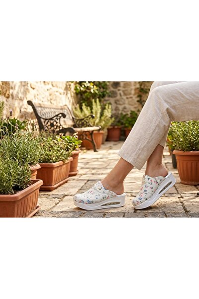 BLUMSABOTERLİK Γυναικείες παντόφλες Comfort Airmax με λευκό μοτίβο λουλουδιών...