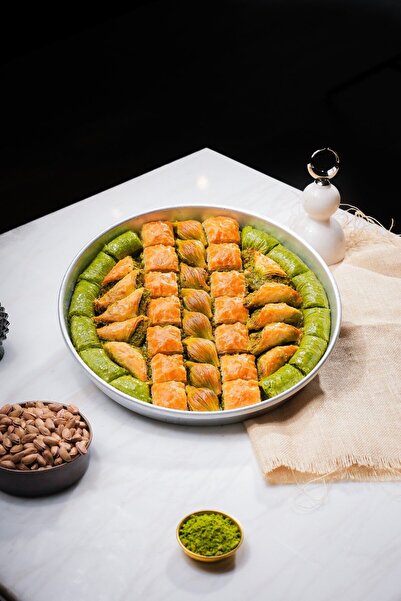 Koçak Baklava Özel Karışık 3 Kg'lık Tepsi ( 70-75 Dilim Fiyata Tepsi Bedeli D...