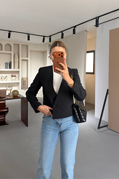 Sezgi Tekin Μαύρο διπλόπετο μπουφάν με λεπτομέρεια στον έναν ώμο