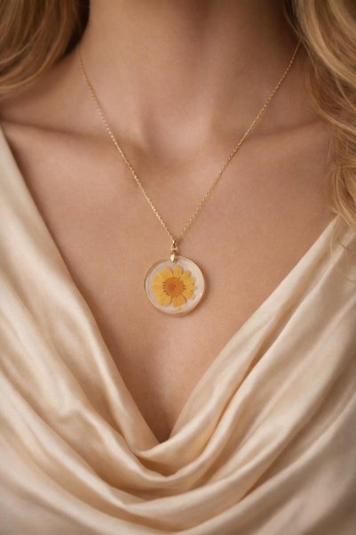 maycollection Epoxy Orange Real Daisy Gold Chain Necklace