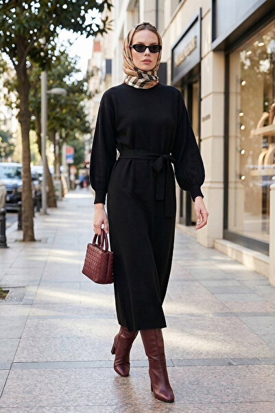 Lela Σεμνό Πλεκτό Φόρεμα με Χαλαρή Εφαρμογή και Λαιμόκοψη Ποδηλάτου 4616198