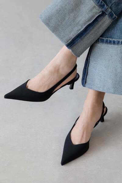 STRASWANS Γυναικεία υφασμάτινα παπούτσια με τακούνι Levina Μαύρα