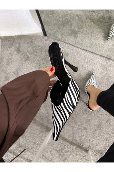 MYVOLANTE Γυναικείες παντόφλες με τακούνι με σχέδιο ζέβρας