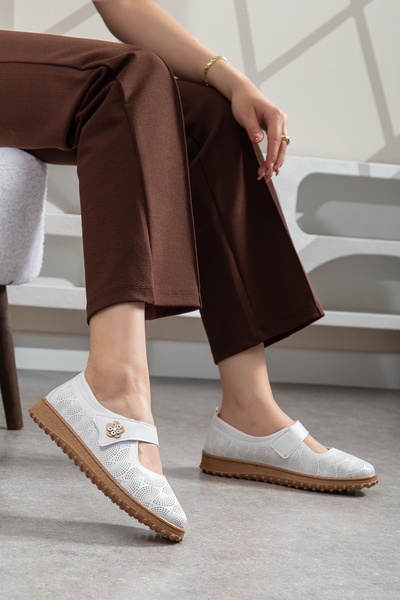 guijarro Genuine Leather Soft Sole Perforated Air-Permeable Women's Casual Shoes