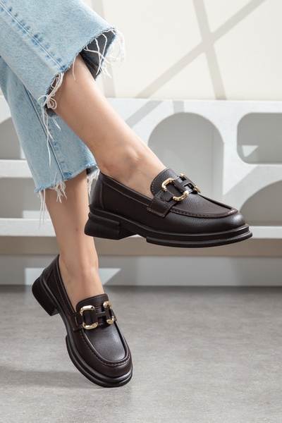 guijarro Χοντρή σόλα, καφέ δερμάτινα γυναικεία παπούτσια loafer με πόρπη σε σ...