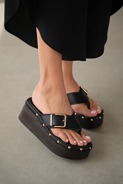 selin shoes Γυναικείες παντόφλες Melra με χρυσή αγκράφα και λεπτομέρειες - ΜΑΥΡΟ