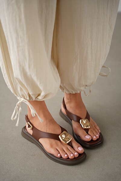 selin shoes Valmont Ρυθμιζόμενη χρυσή αγκράφα καρπού και εξάγωνο Λεπτομέρεια ...