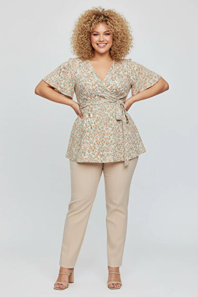 Shape Of You Μπλούζα με γιακά κρουαζέ και λουλούδια