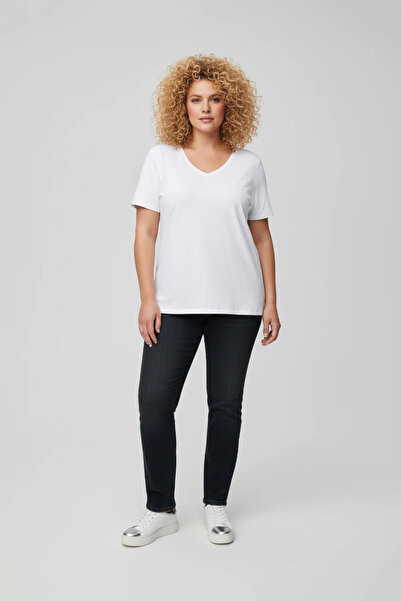 Shape Of You V-Neck Basic T-Shirt