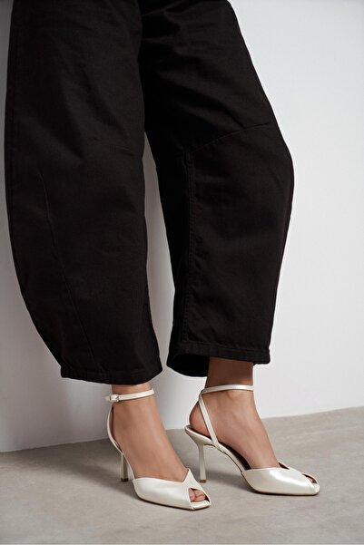 NİŞANTAŞI SHOES Γυναικεία παπούτσια Velora Sedef με ματ τετράγωνη μύτη, ανοιχ...