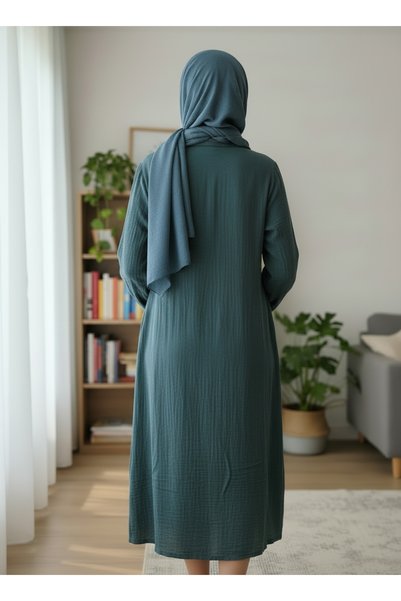 Türkiş Otantik Muslin Mother's Dress Is Long, Wide-Cut, and Suitable for Wearing with Hijab.