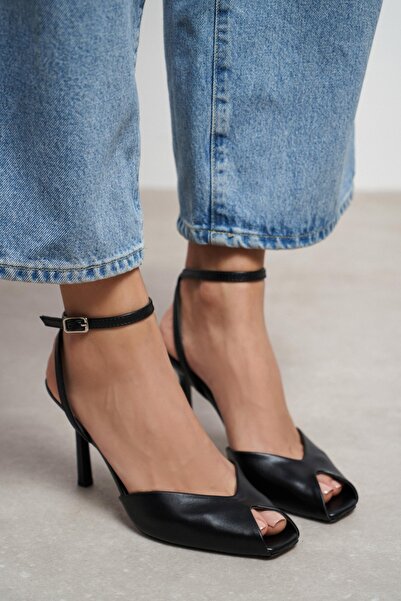 NİŞANTAŞI SHOES Γυναικεία παπούτσια Velora Μαύρα Ματ με τετράγωνη μύτη, ανοιχ...