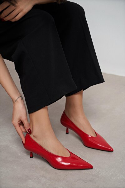 NİŞANTAŞI SHOES Pantofi cu toc pentru femei Tinky Red Rustic cu vârf ascuțit