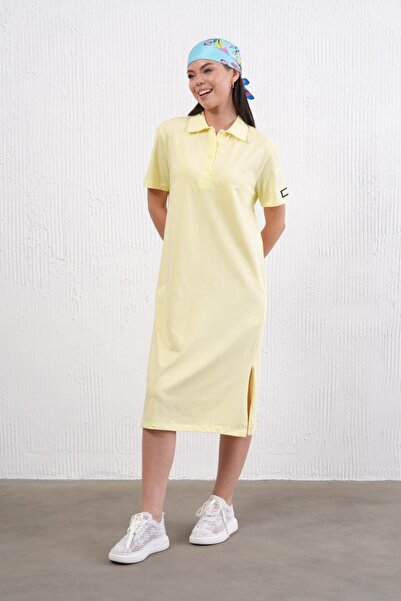 Noi Belis Πλεκτό φόρεμα μίντι μήκους με μισό κουμπιά SS26EL0012