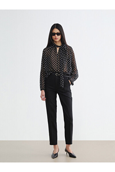 LC Waikiki YK PLUS Γυναικείο Παντελόνι από Πλισέ Ύφασμα με Ζώνη στη Μέση