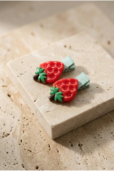 Katia&Bony Σετ 2 κόκκινες αγκράφες με αξεσουάρ φράουλας