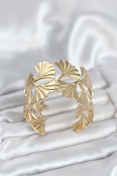Nehir Stylish Brass Gold Color Sheet Fan Model Women's Bracelet Teachers Moth...
