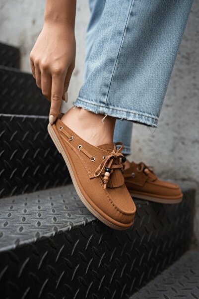 DİVOLYA Παντόφλες Sofia Taba Suede με φούντες (με τακούνι 2 εκ.) με στρογγυλή...