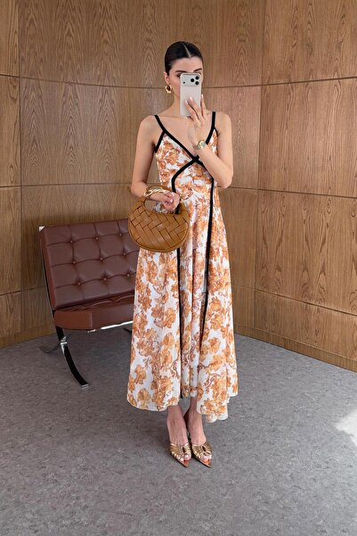 HAZELANNA Πορτοκαλί φόρεμα με μαύρες λεπτομέρειες