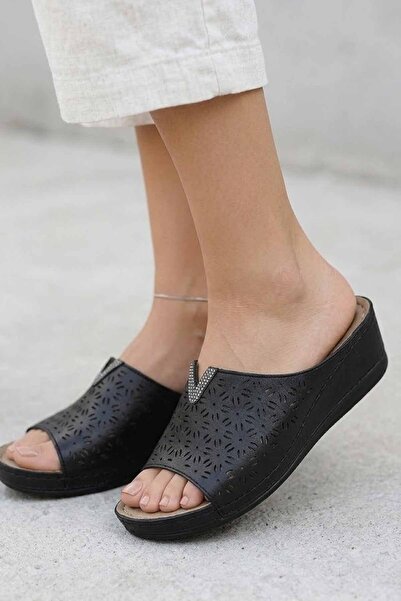 Polaris Γυναικείες μαύρες άνετες καθημερινές παντόφλες με ζώνη - Καλοκαιρινές...