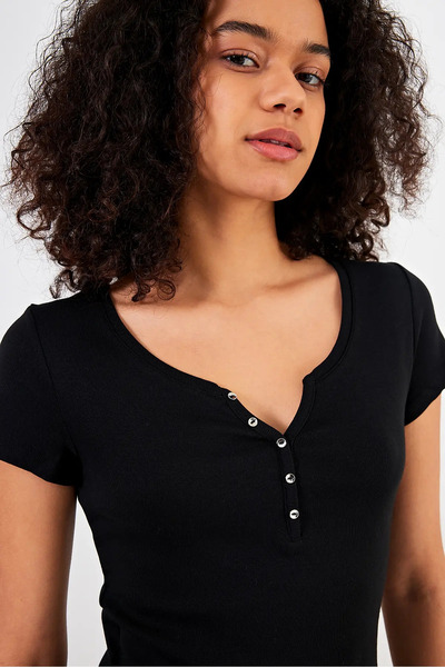 VENA Women's Matilda Button Detailed Fitted T-Shirt 100% Cotton - Black