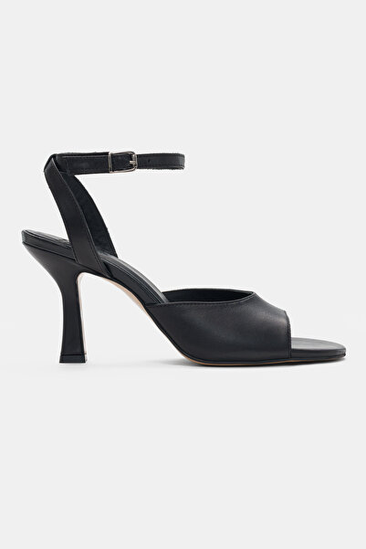 selin shoes Lumora Hakiki Deri Bilek Kemer Ayarlanabilir Toka Detaylı Kadın Topuklu Ayakkabı- SİYAH