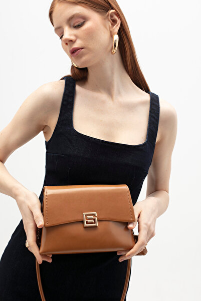 Matthew Cox Women's Arm Bag Camel Byn2473