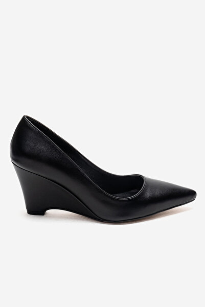 Ayakkabı Ateşi Women's Black Leather Pointed Toe Wedge Heeled Closed Toe Shoe...