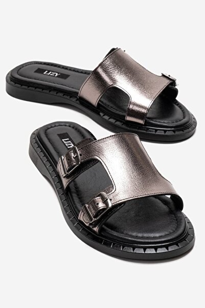 Lizy Shoes Γυναικείες παντόφλες με πλατινένια και καπνιστή δερμάτινη πόρπη, κ...