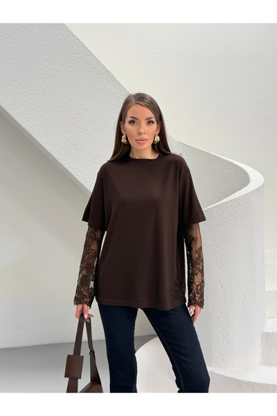 Eztila Oversized T-Shirt Blouse with Lace Detail on the Sleeve