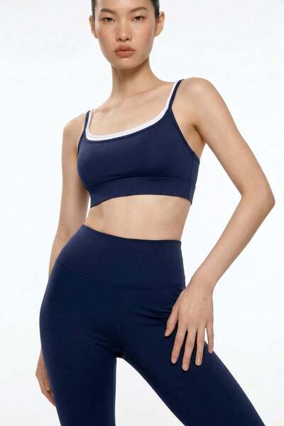 HAKKE Αθλητικό σουτιέν με λεπτομέρεια λωρίδας και εφαρμοστή γραμμή