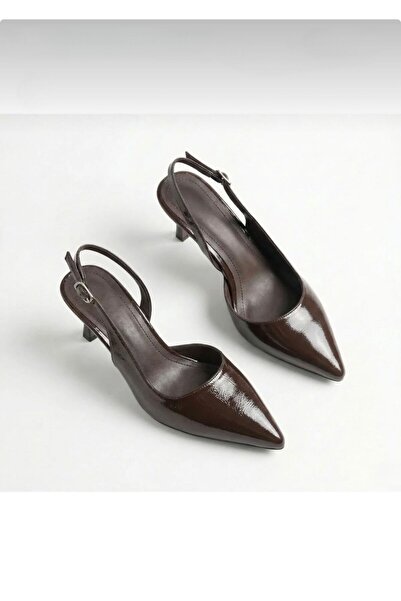 Sabella Moda Γυναικεία παπούτσια με μυτερή μύτη και τακούνι στιλέτο 89000