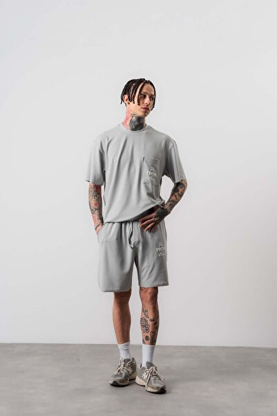 Respire طقم شورت تي شيرت رجالي من فار فروم بيسيك بقصة عادية وطباعة، لون رمادي
