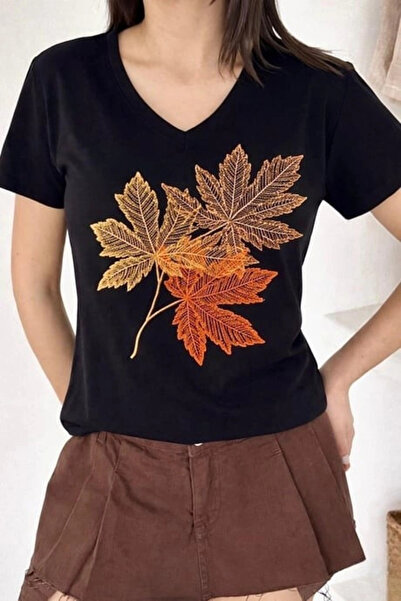 MetuCA Γυναικείο μπλουζάκι με μαύρο λαιμόκοψη σε σχήμα V, με κέντημα από φύλλ...