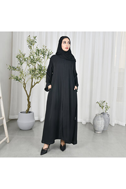 HAWRAA ABAYA عباية سوداء مغلقة بطقطق ربع كلوش بجيوب مخفية