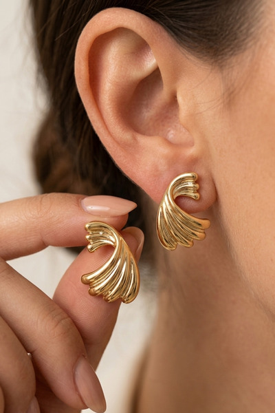 Elika Silver Women's Sea Shell Model Gold Earrings