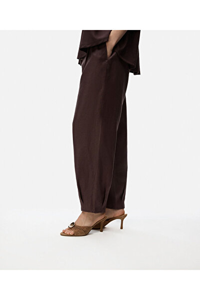 İpekyol Metal tokalı büzgülü deri terlik