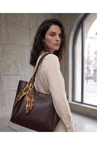 Fiori حقيبة كتف نسائية من الجلد الصناعي