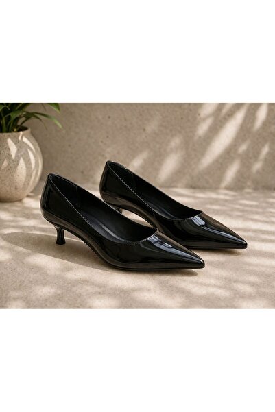 babamindukkani Black Patent Leather Pointed Toe Short Heel Shoes