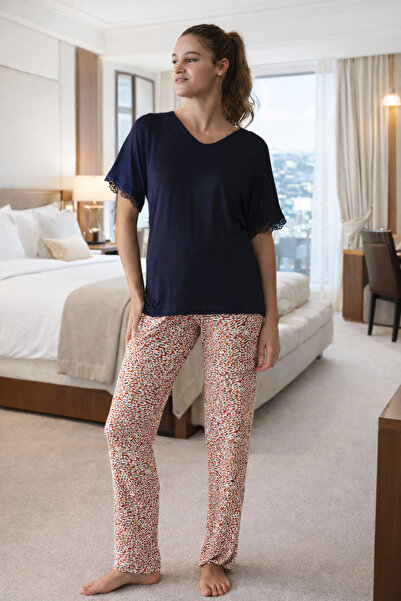 YUYİ Pijapi̇a Modal Fabric Soft Textured V-Neck Short Sleeve Women's Pajama Set