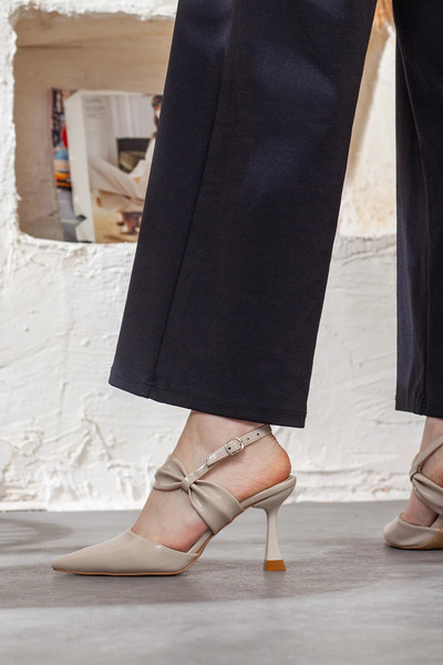 Adım Adım Γυναικεία παπούτσια με τακούνι και ιμάντα στην πλάτη