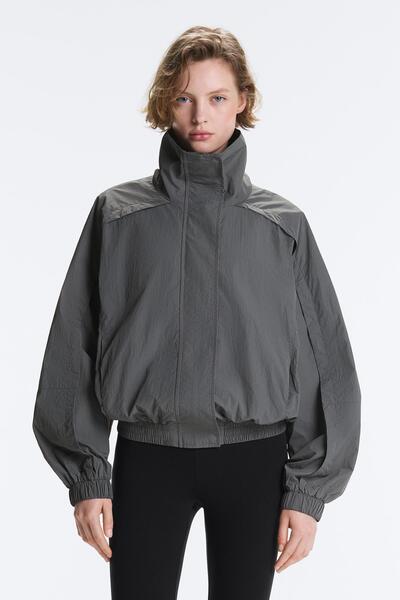 Oysho Suya dayanıklı, balıkçı yaka Track ceket